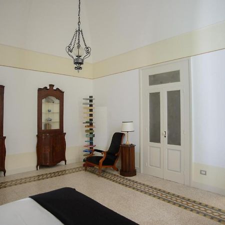 Palazzo Introna Bed and Breakfast Mola di Bari Εξωτερικό φωτογραφία