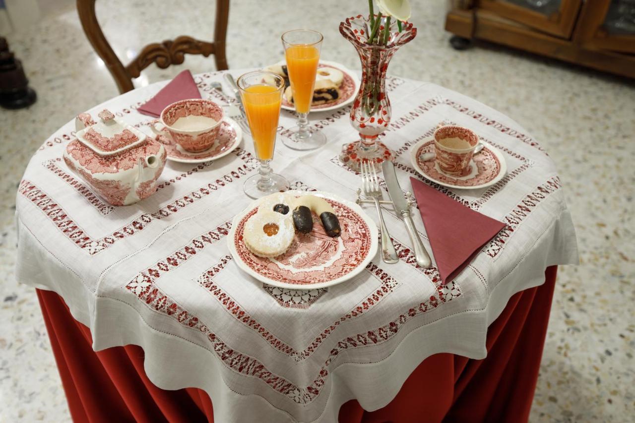 Palazzo Introna Bed and Breakfast Mola di Bari Εξωτερικό φωτογραφία