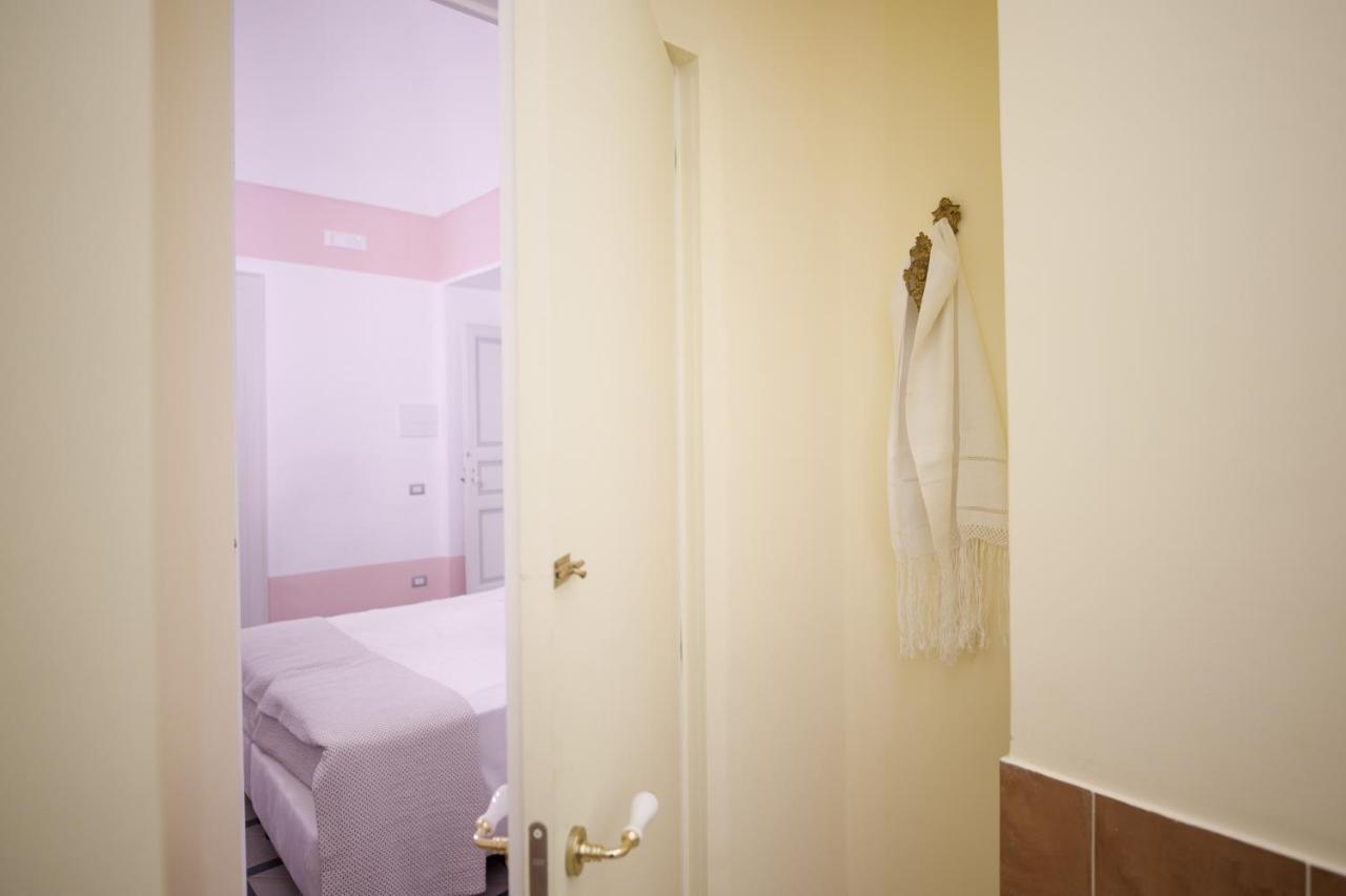 Palazzo Introna Bed and Breakfast Mola di Bari Εξωτερικό φωτογραφία