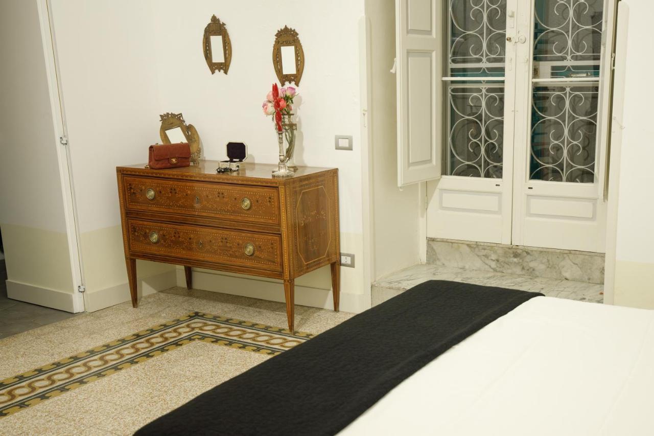 Palazzo Introna Bed and Breakfast Mola di Bari Εξωτερικό φωτογραφία