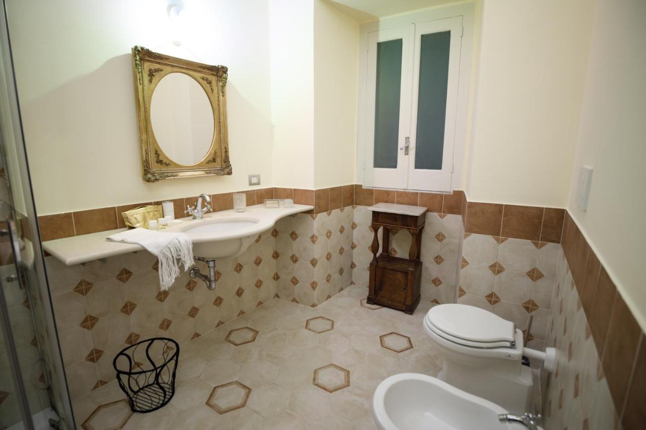 Palazzo Introna Bed and Breakfast Mola di Bari Εξωτερικό φωτογραφία