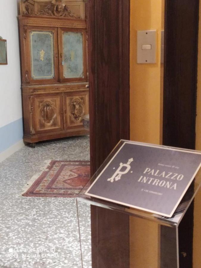 Palazzo Introna Bed and Breakfast Mola di Bari Εξωτερικό φωτογραφία