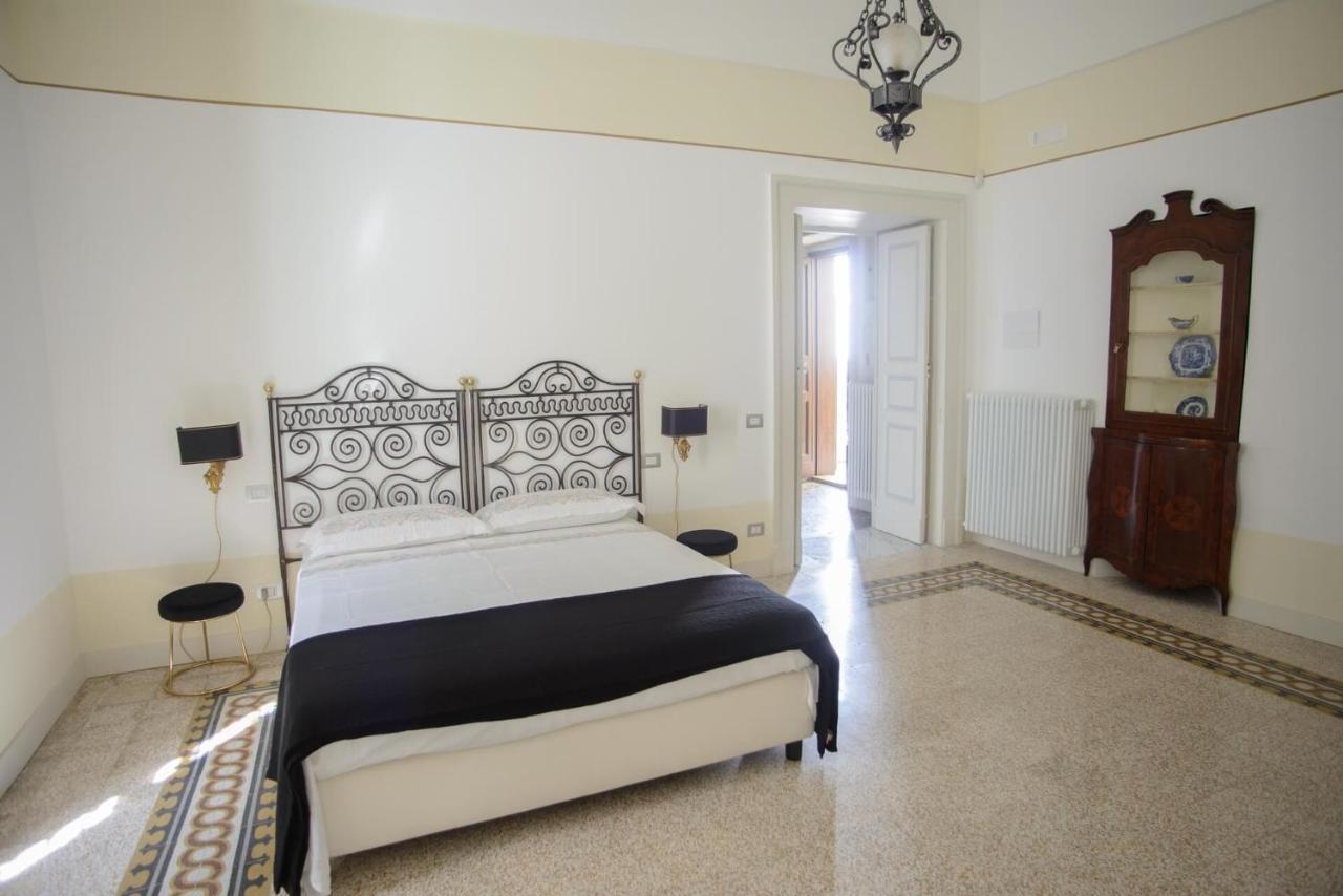 Palazzo Introna Bed and Breakfast Mola di Bari Εξωτερικό φωτογραφία