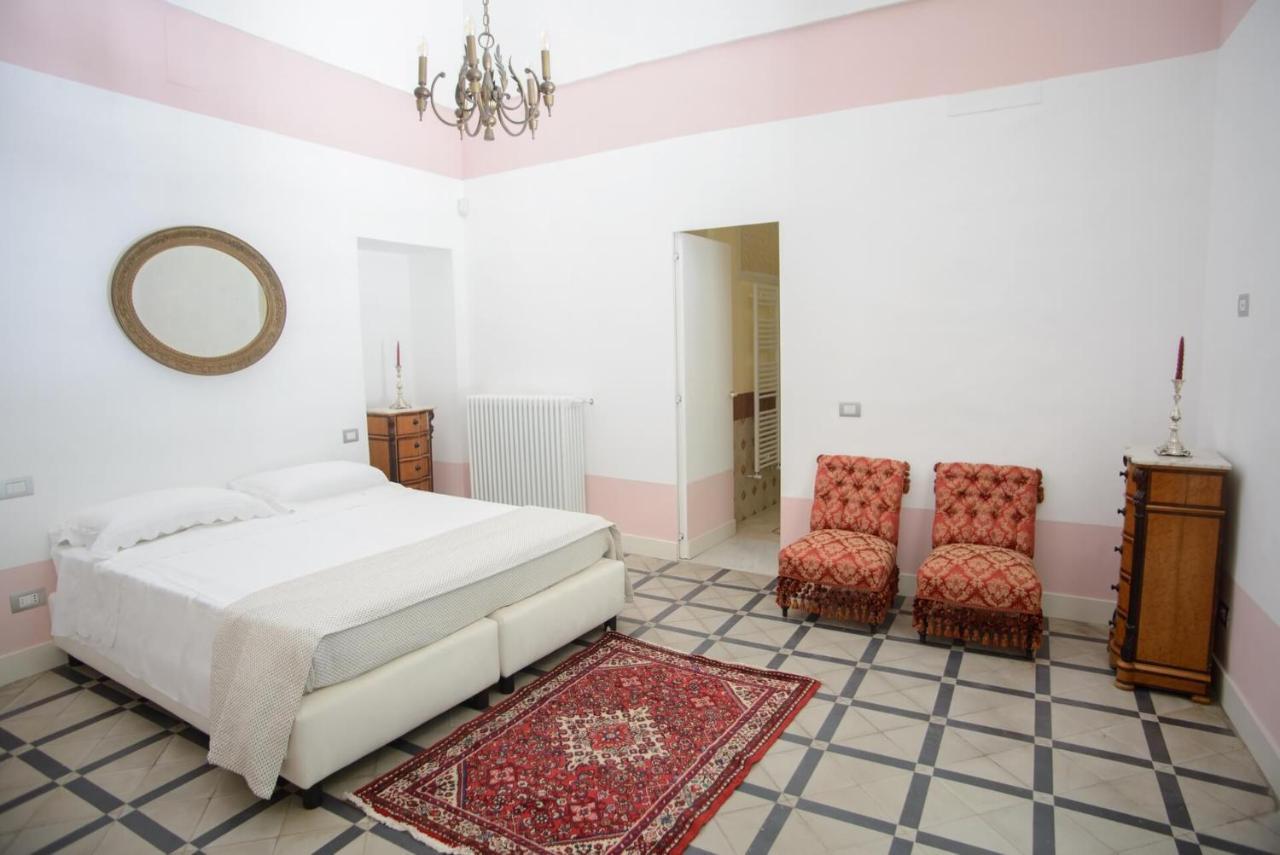 Palazzo Introna Bed and Breakfast Mola di Bari Εξωτερικό φωτογραφία