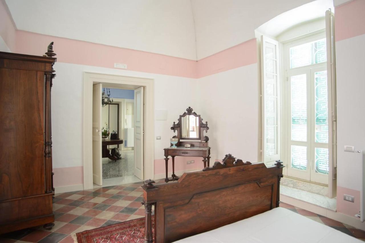 Palazzo Introna Bed and Breakfast Mola di Bari Εξωτερικό φωτογραφία