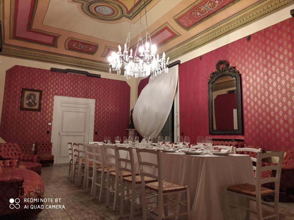 Palazzo Introna Bed and Breakfast Mola di Bari Εξωτερικό φωτογραφία