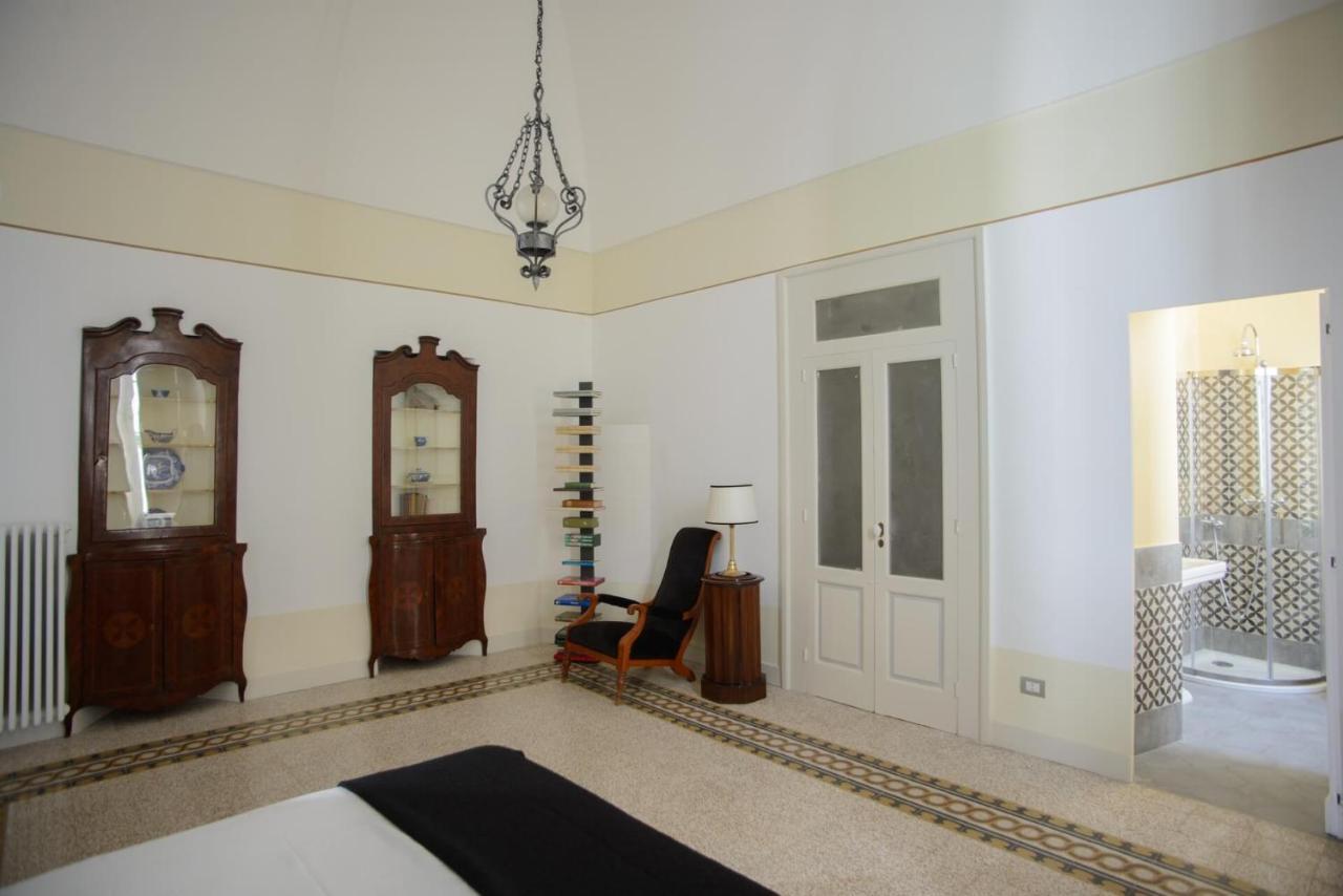 Palazzo Introna Bed and Breakfast Mola di Bari Εξωτερικό φωτογραφία
